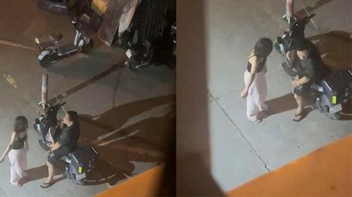 四川情侣吵架吃瓜事件,吃瓜群众围观“甜蜜战场”