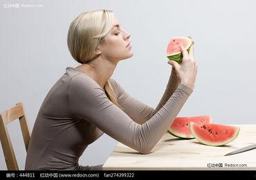 外国美女吃瓜事件视频